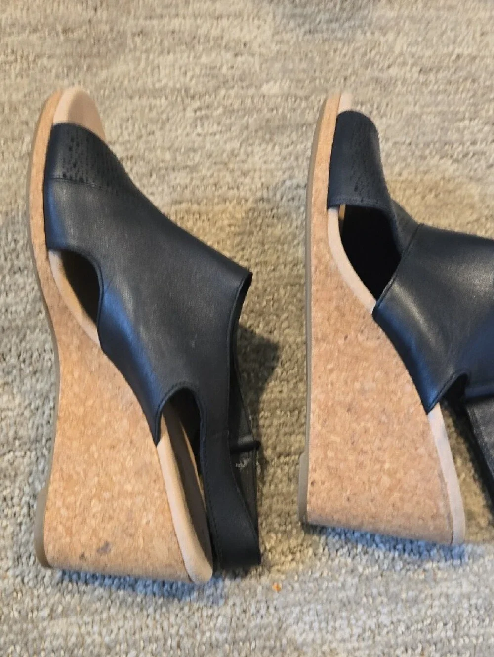 Clarks Black Perforated Leather Slingback Sandals 8.5 Wide